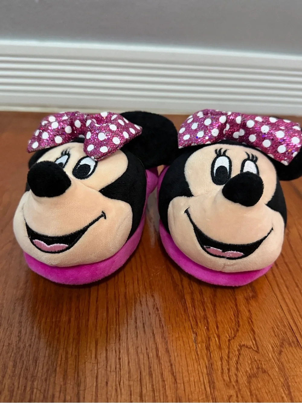 Disney Minnie Mouse Pink Black Plush Kids Slippers